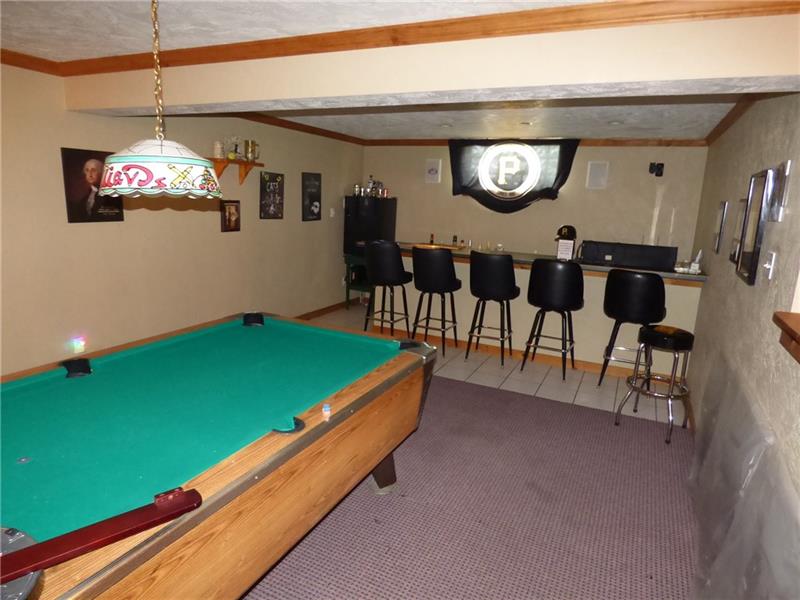 465 Herbst Manor Road Coraopolis, PA 15108 - Photo 9 of 25 Gallery Image 9