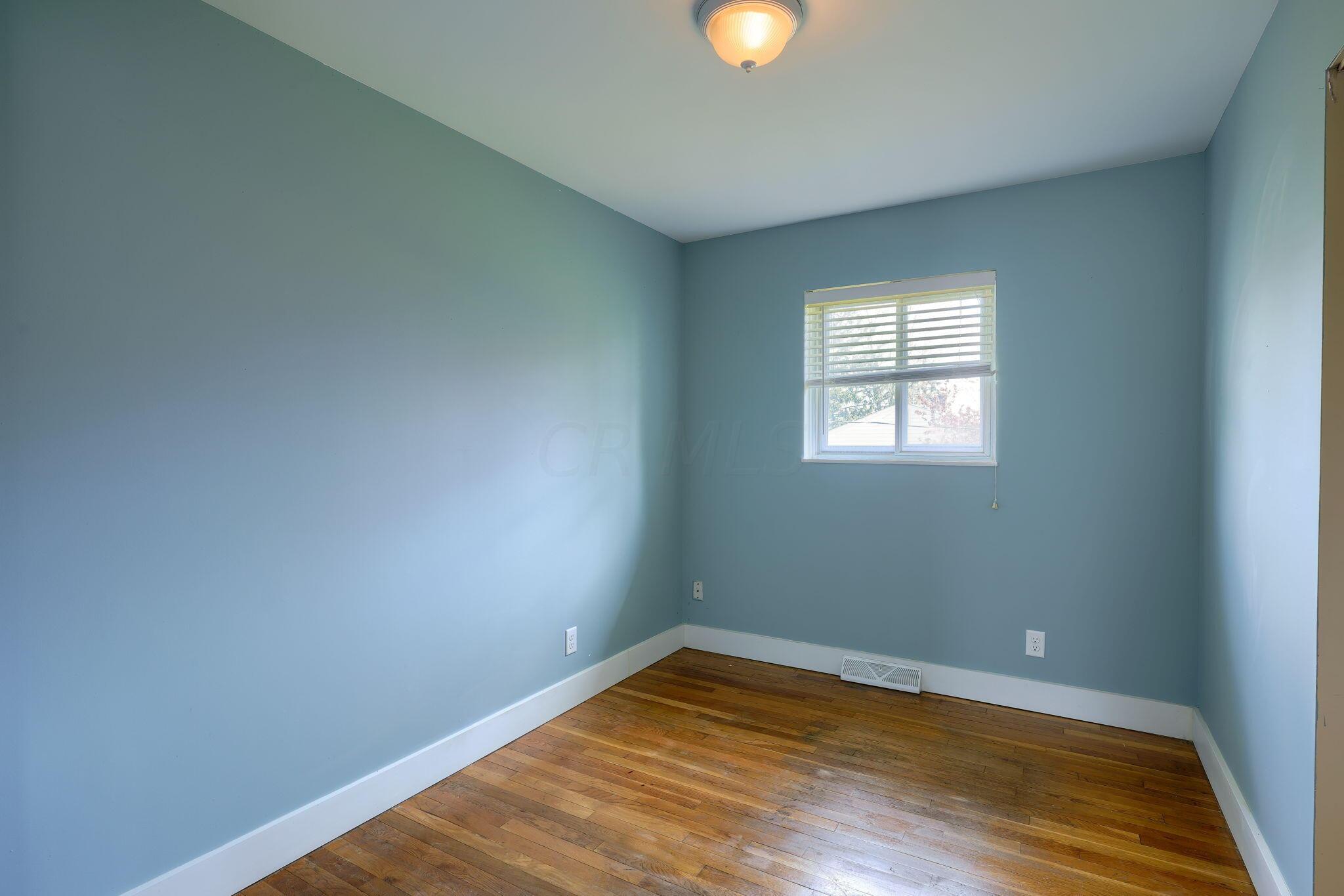 2493 East Howard Road Columbus, OH 43207 - Photo 21 of 39 2493 E Howard Rd (41)