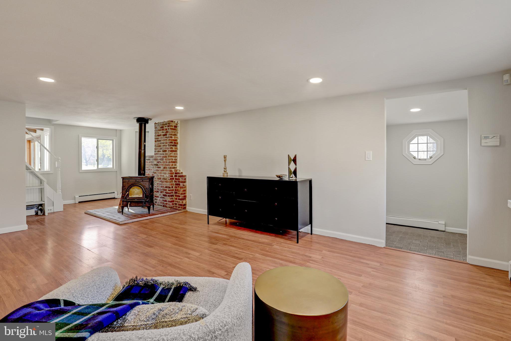 47 Ribsam Street Hamilton, NJ 08619 - Photo 11 of 48