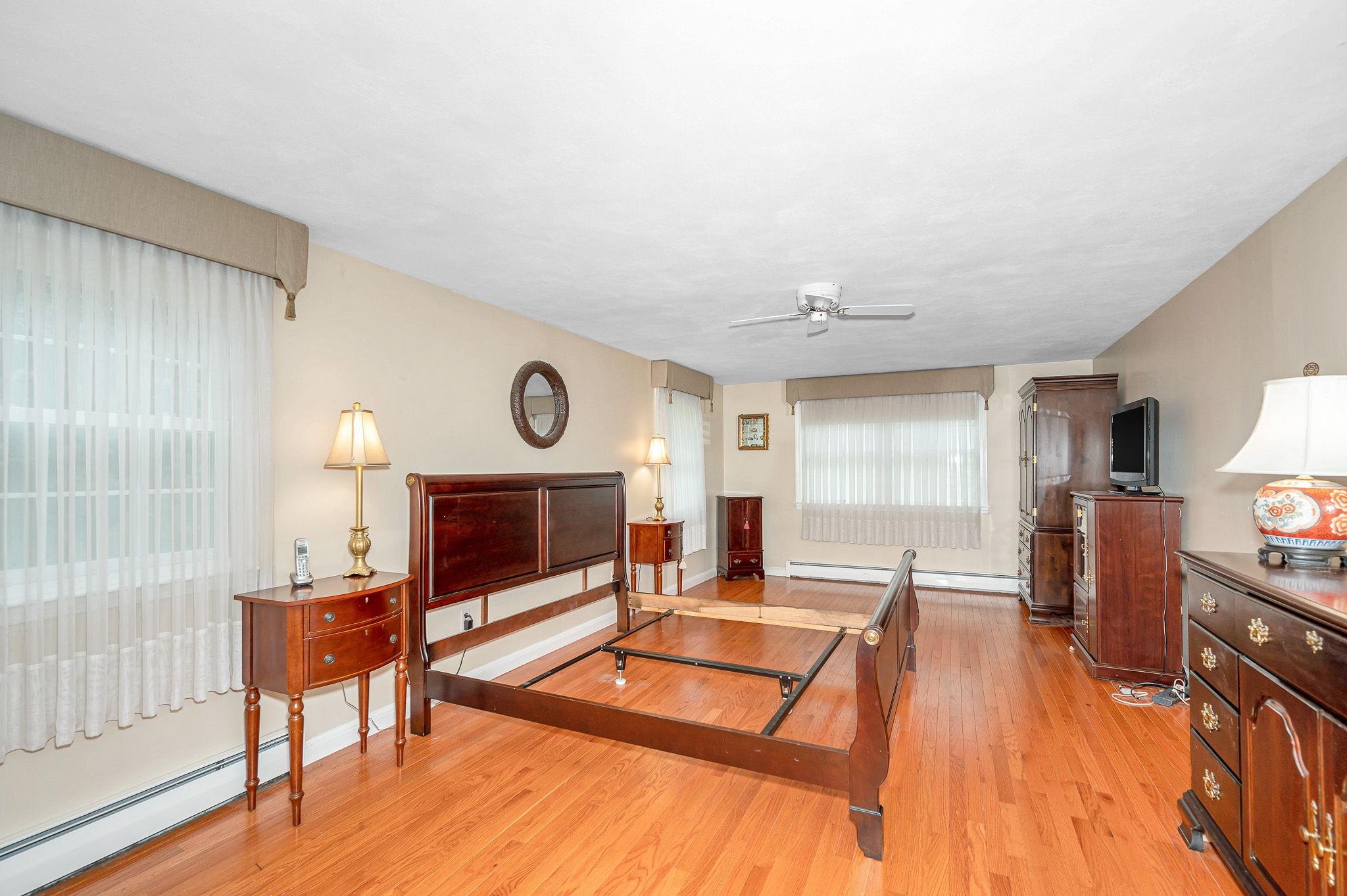 8 Homestead Road Pelham, NH 03076 - Photo 11 of 39