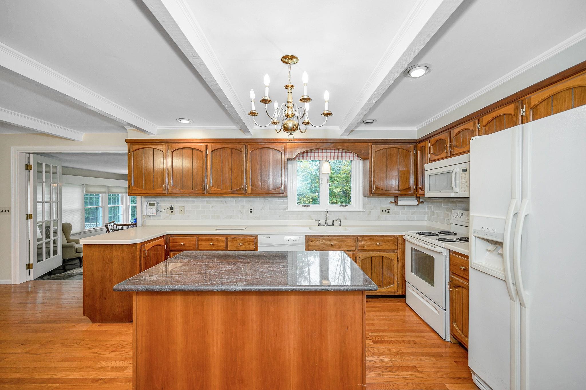 8 Homestead Road Pelham, NH 03076 - Photo 13 of 39