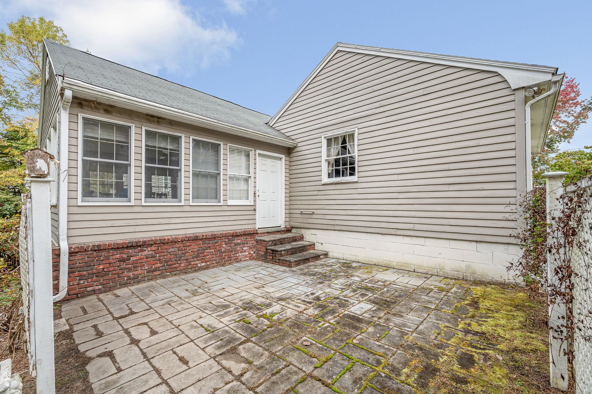 8 Homestead Road Pelham, NH 03076 - Photo 27 of 39