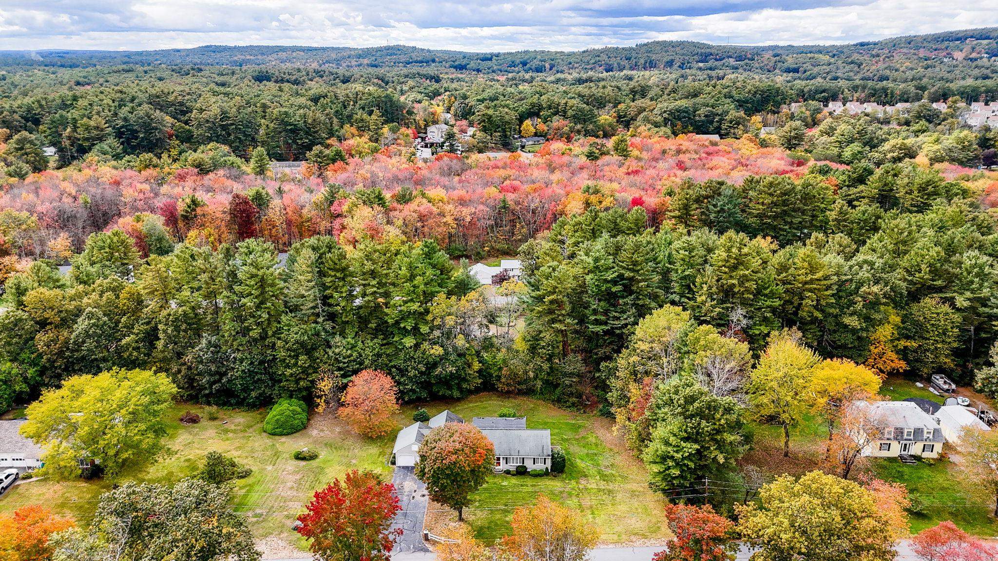 8 Homestead Road Pelham, NH 03076 - Photo 29 of 39