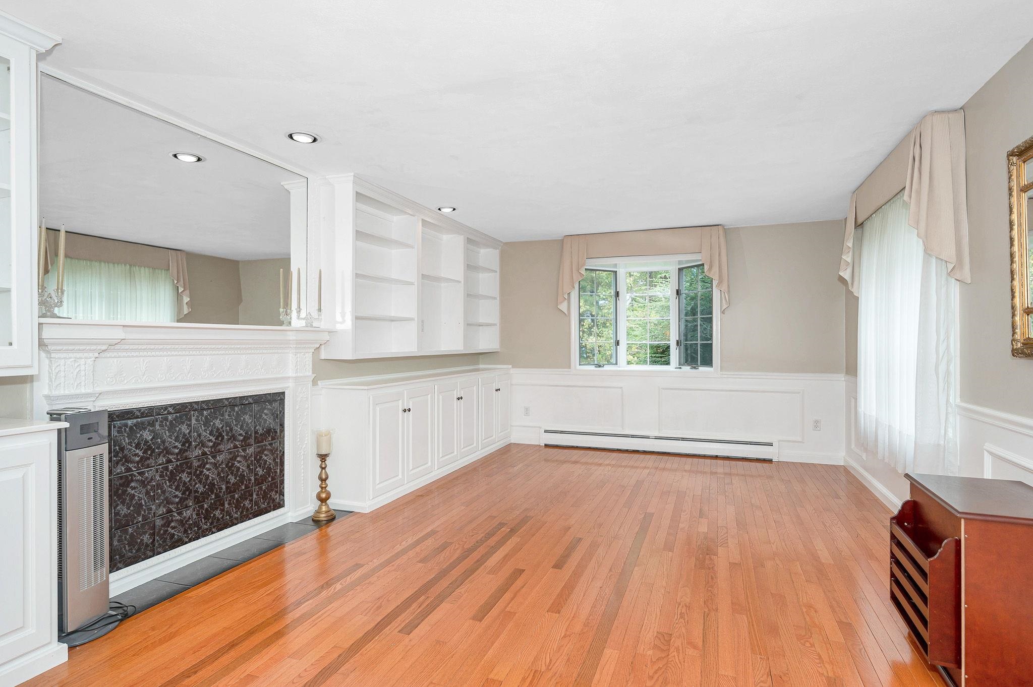 8 Homestead Road Pelham, NH 03076 - Photo 7 of 39