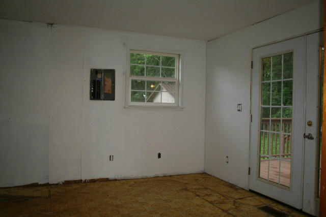 2207 River Road Kingston, TN 37763 - Photo 8 of 13 IMG_9528