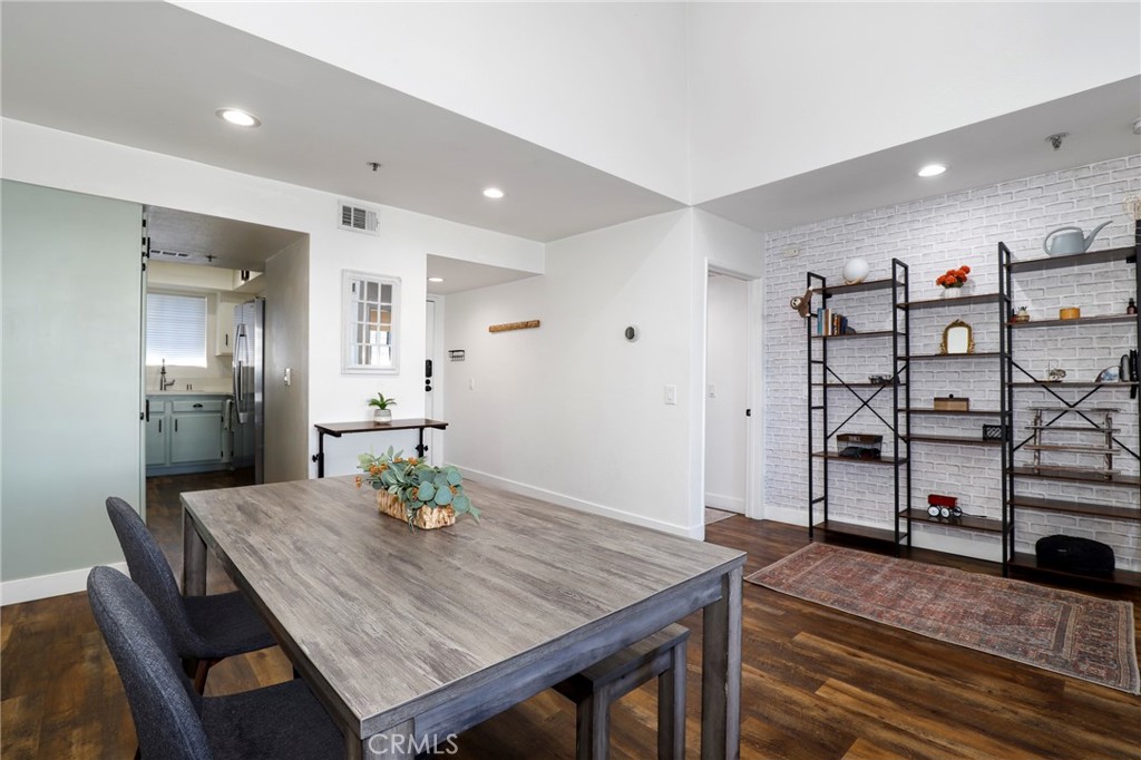 6545 Reseda Boulevard, Unit 19 Reseda, CA 91335 - Photo 11 of 35