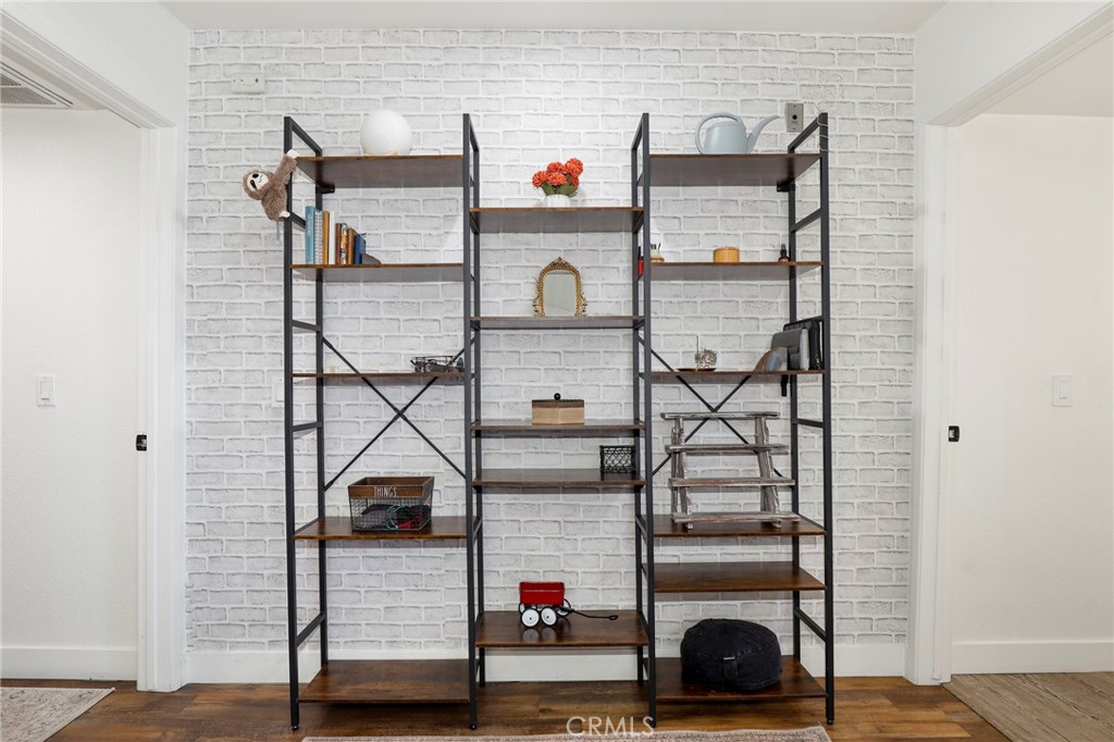 6545 Reseda Boulevard, Unit 19 Reseda, CA 91335 - Photo 16 of 35