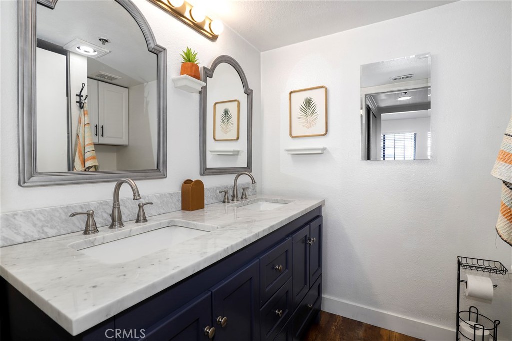 6545 Reseda Boulevard, Unit 19 Reseda, CA 91335 - Photo 22 of 35 Primary Bath