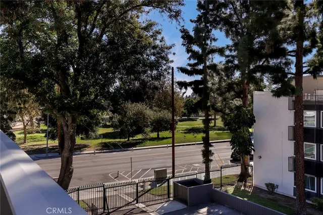 $539,000 | 6545 Reseda Boulevard, Unit 19, Reseda, CA 91335