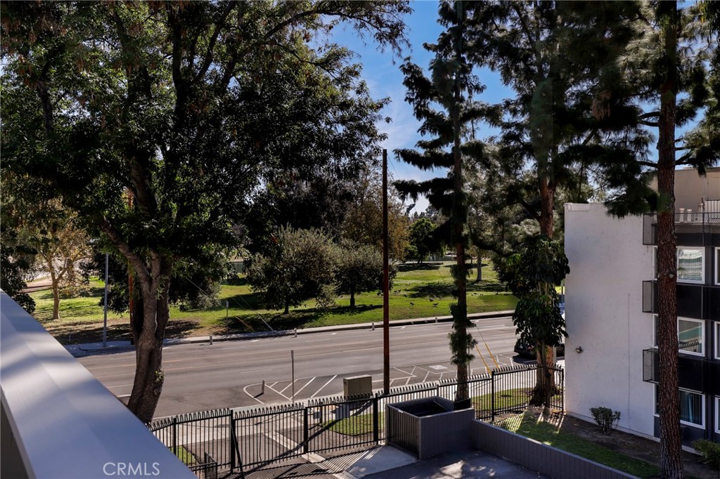 6545 Reseda Boulevard, Unit 19 Reseda, CA 91335 - Photo 33 of 35 View from front walkway
