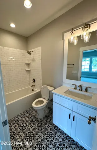 $990,900 | 1227 Bella Vista Lane Northeast, Leland, NC 28451