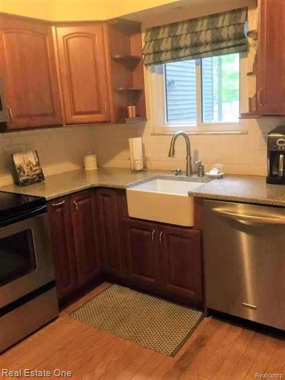 1506 Streamwood Court Rochester Hills, MI 48307 - Photo 9 of 26