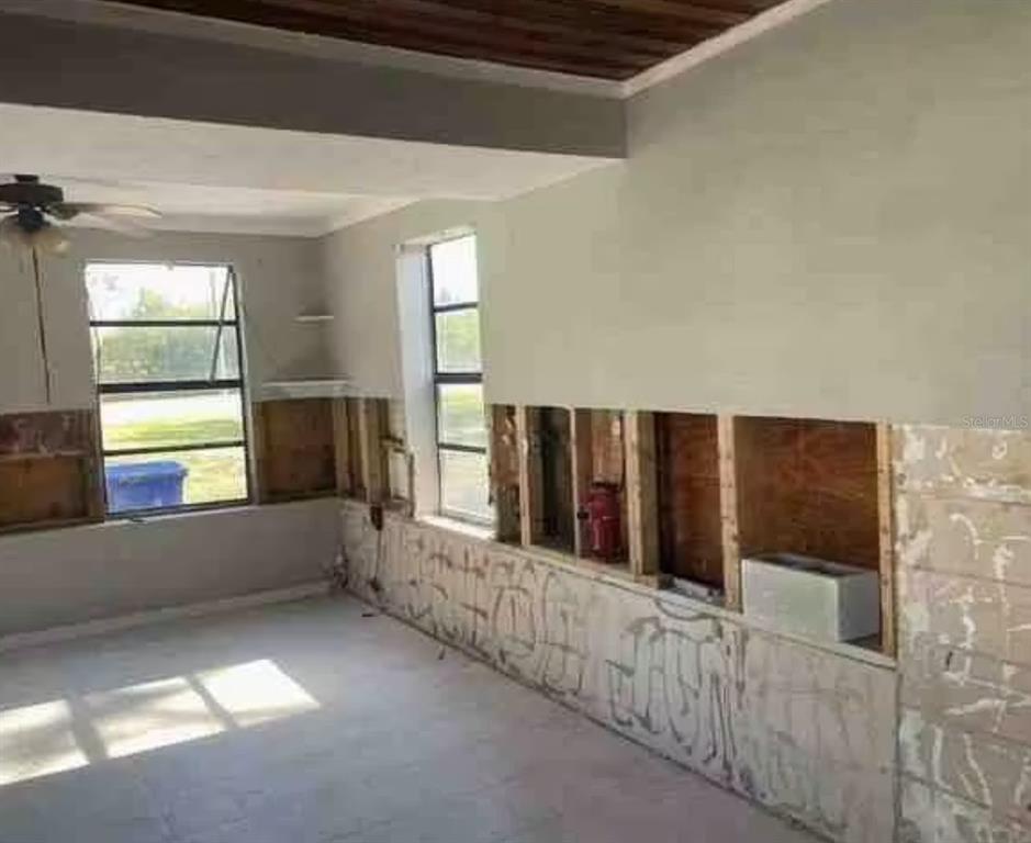 806 West Shell Point Road Ruskin, FL 33570 - Photo 4 of 11 Gallery Image 4