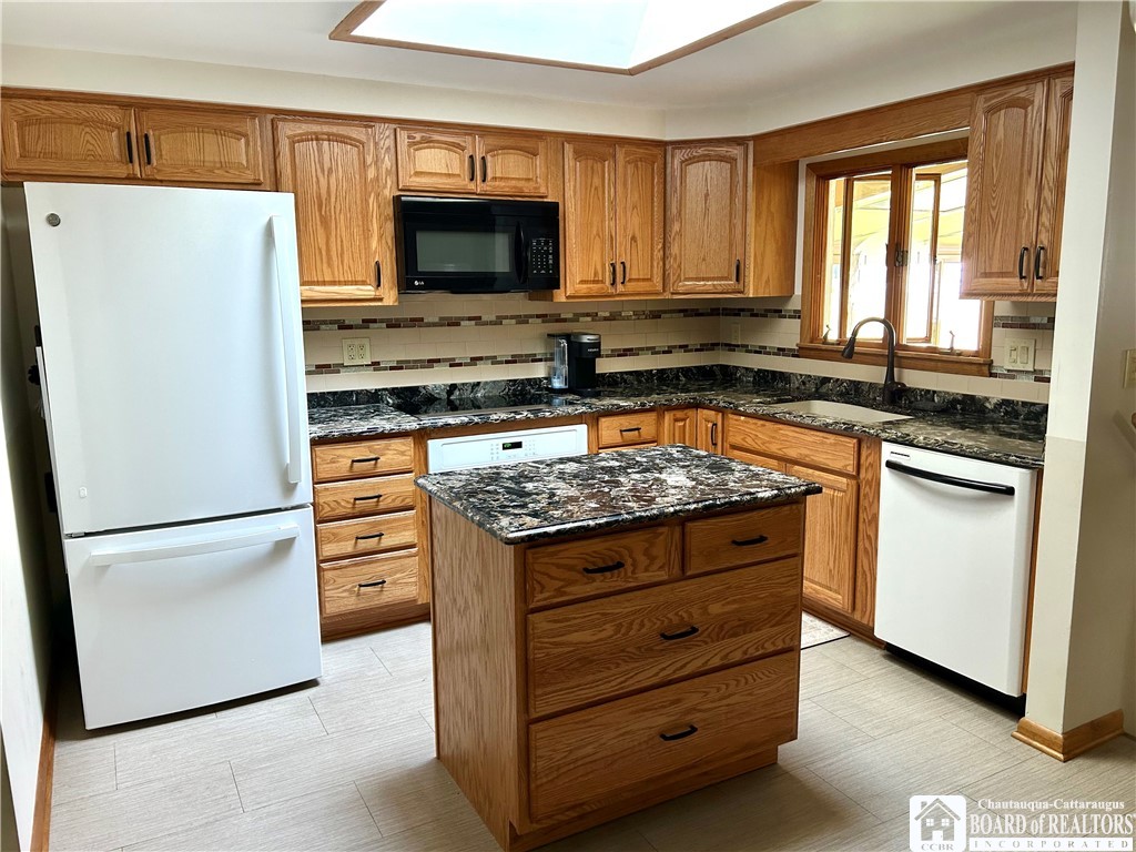 4 Oakwood Drive Cheektowaga, NY 14227 - Photo 26 of 33
