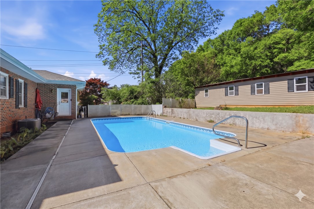 520 South Spring Street Walhalla, SC 29691 - Photo 2 of 35 Gallery Image 2