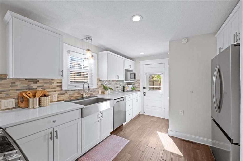 331 East Dartmouth Road Kansas City, MO 64113 - Photo 11 of 25