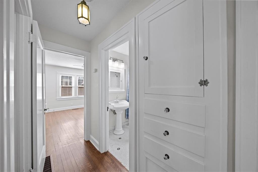 331 East Dartmouth Road Kansas City, MO 64113 - Photo 15 of 25