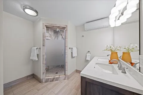 $445,000 | 331 East Dartmouth Road, Kansas City, MO 64113