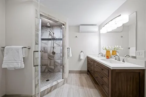 $445,000 | 331 East Dartmouth Road, Kansas City, MO 64113