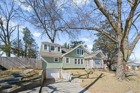 $445,000 | 331 East Dartmouth Road, Kansas City, MO 64113