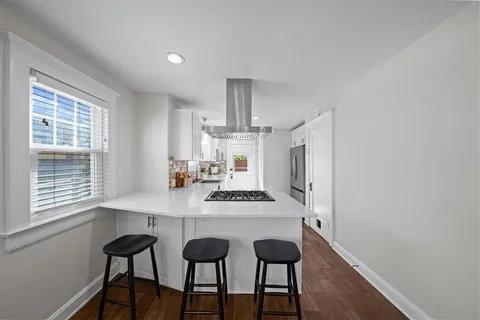 $445,000 | 331 East Dartmouth Road, Kansas City, MO 64113