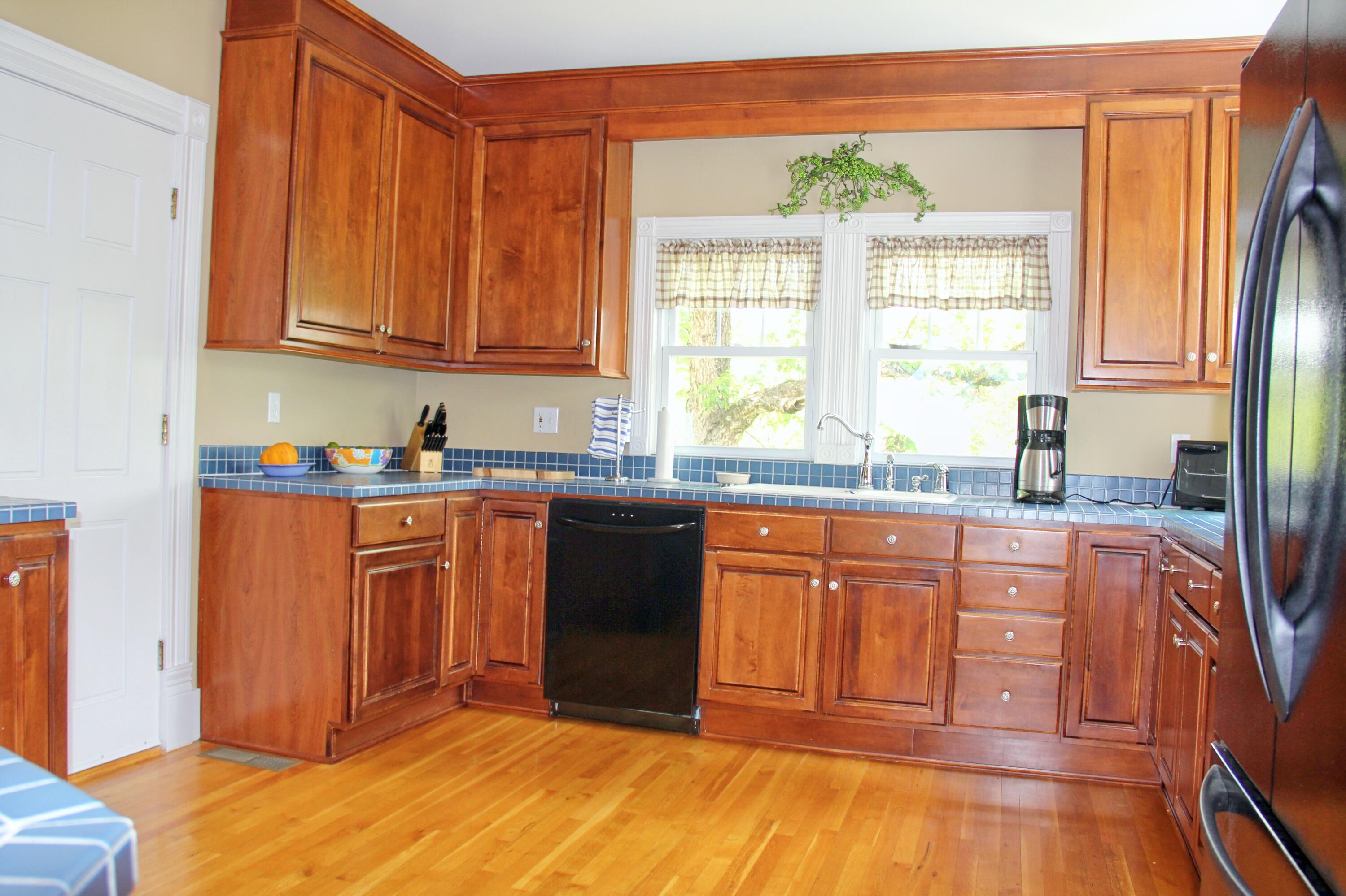 2880 Bells Mill Road Goode, VA 24556 - Photo 14 of 128 IMG_0935