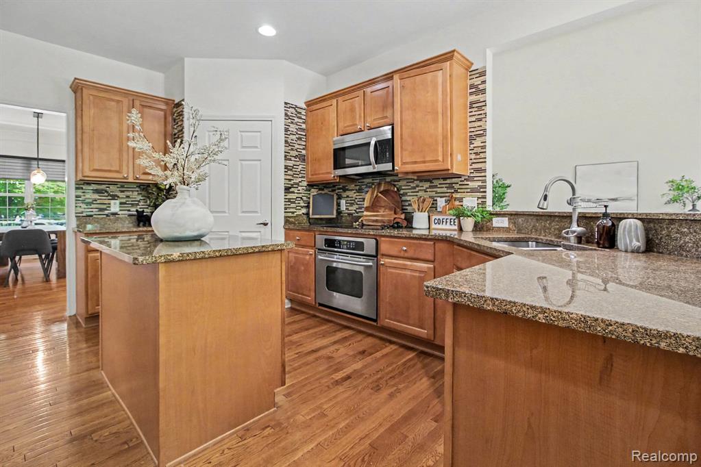 49756 Great Falls Road Canton, MI 48188 - Photo 9 of 42