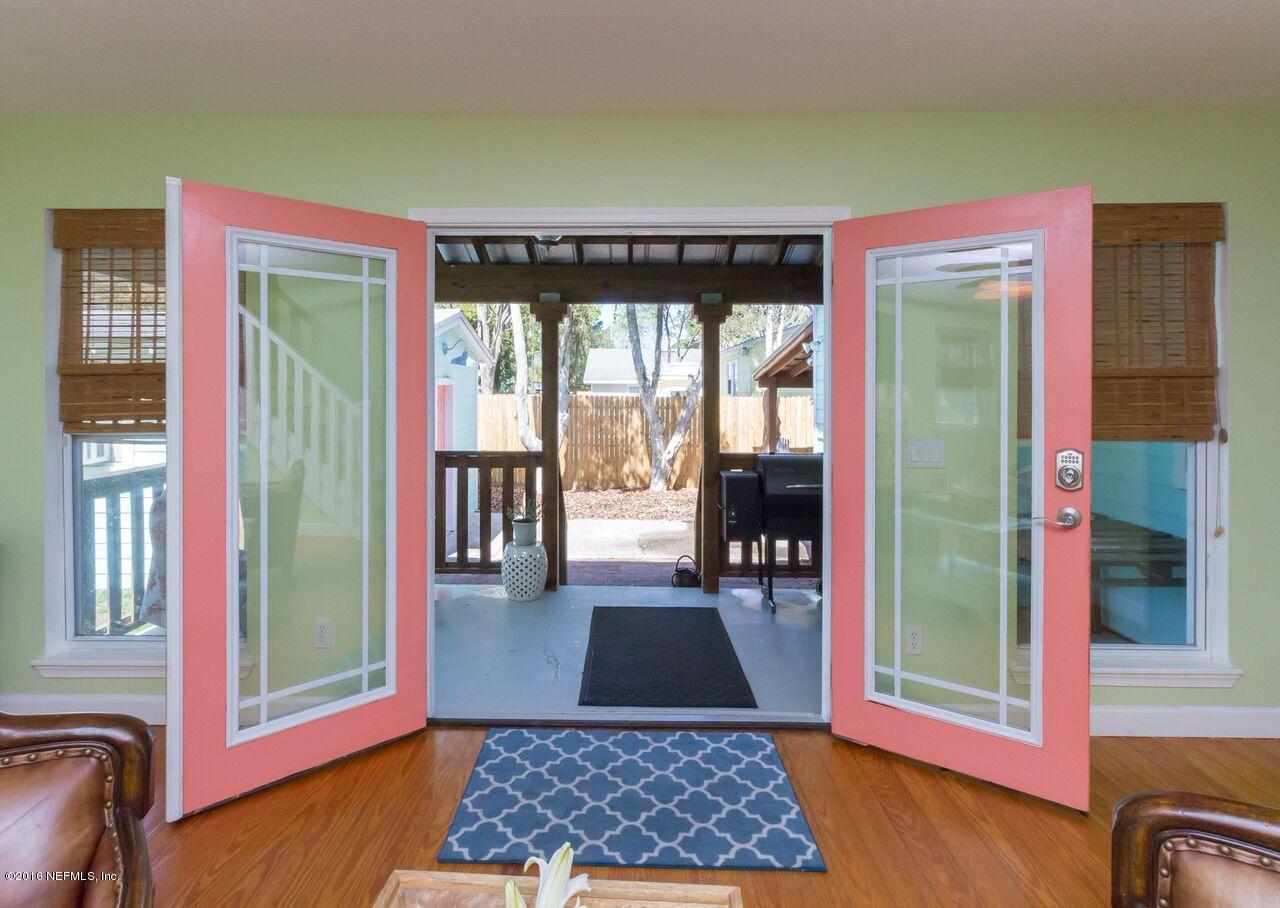 262 Seminole Road Atlantic Beach, FL 32233 - Photo 4 of 39 Back Door