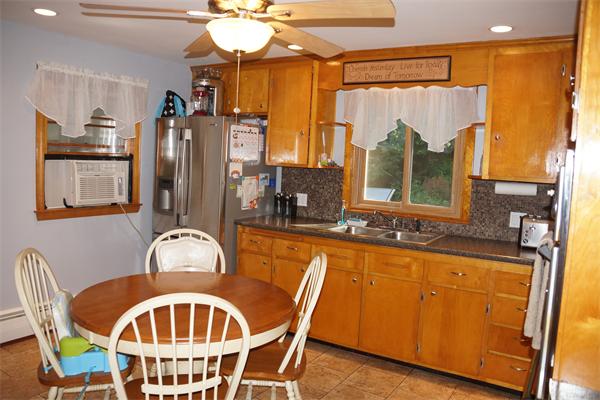 16 Francella Road Methuen, MA 01844 - Photo 4 of 17 Gallery Image 4