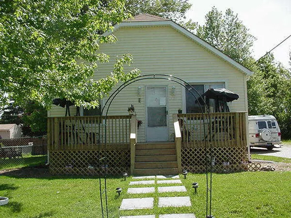 $1,600 | 427 Glenwood Avenue, Ypsilanti, MI 48198