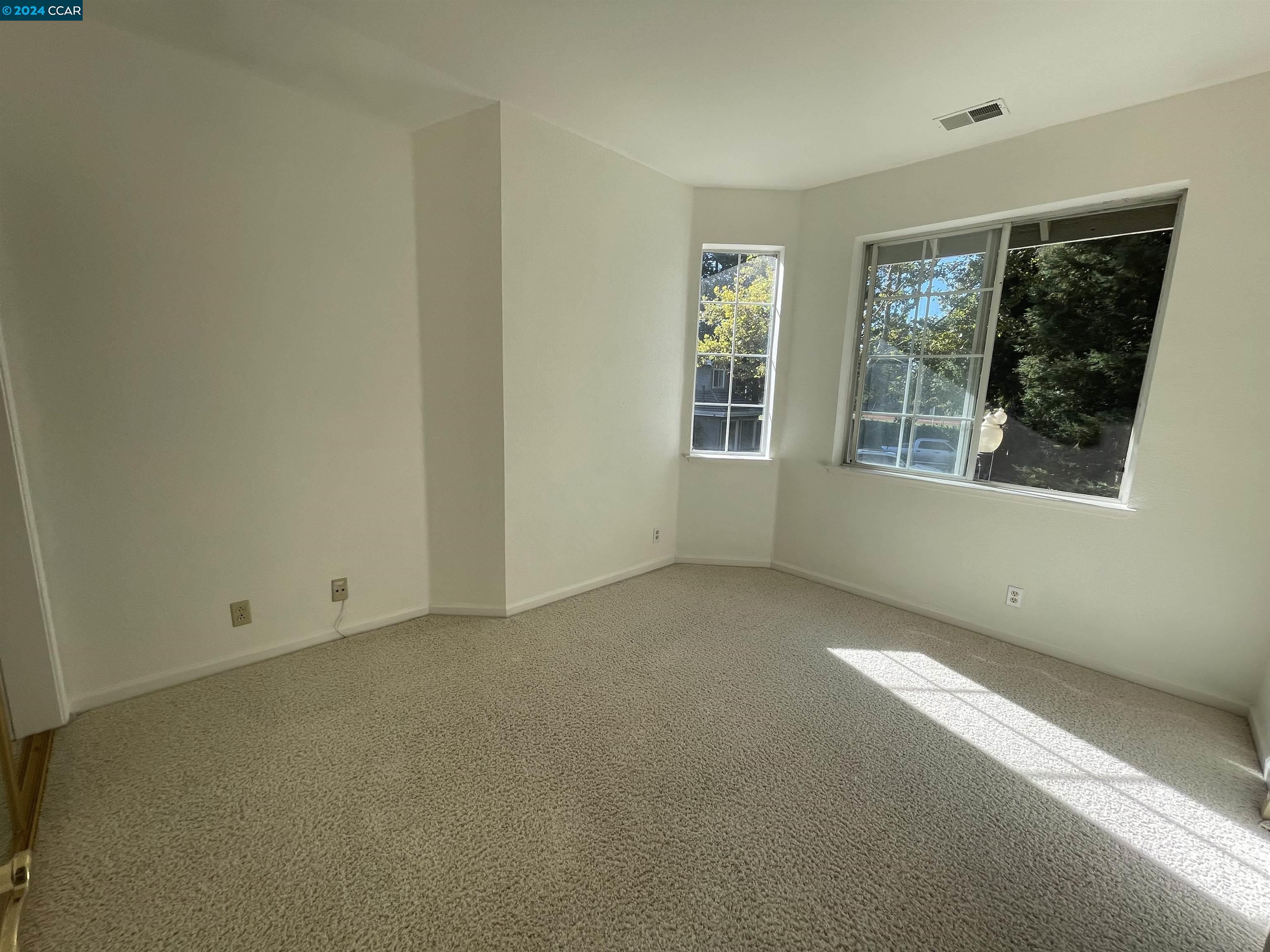 32 Danville Oak Place Danville, CA 94526 - Photo 7 of 11 an empty room with windows