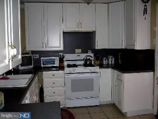 271 South Devon Avenue Wayne, PA 19087 - Photo 3 of 6 Gallery Image 3