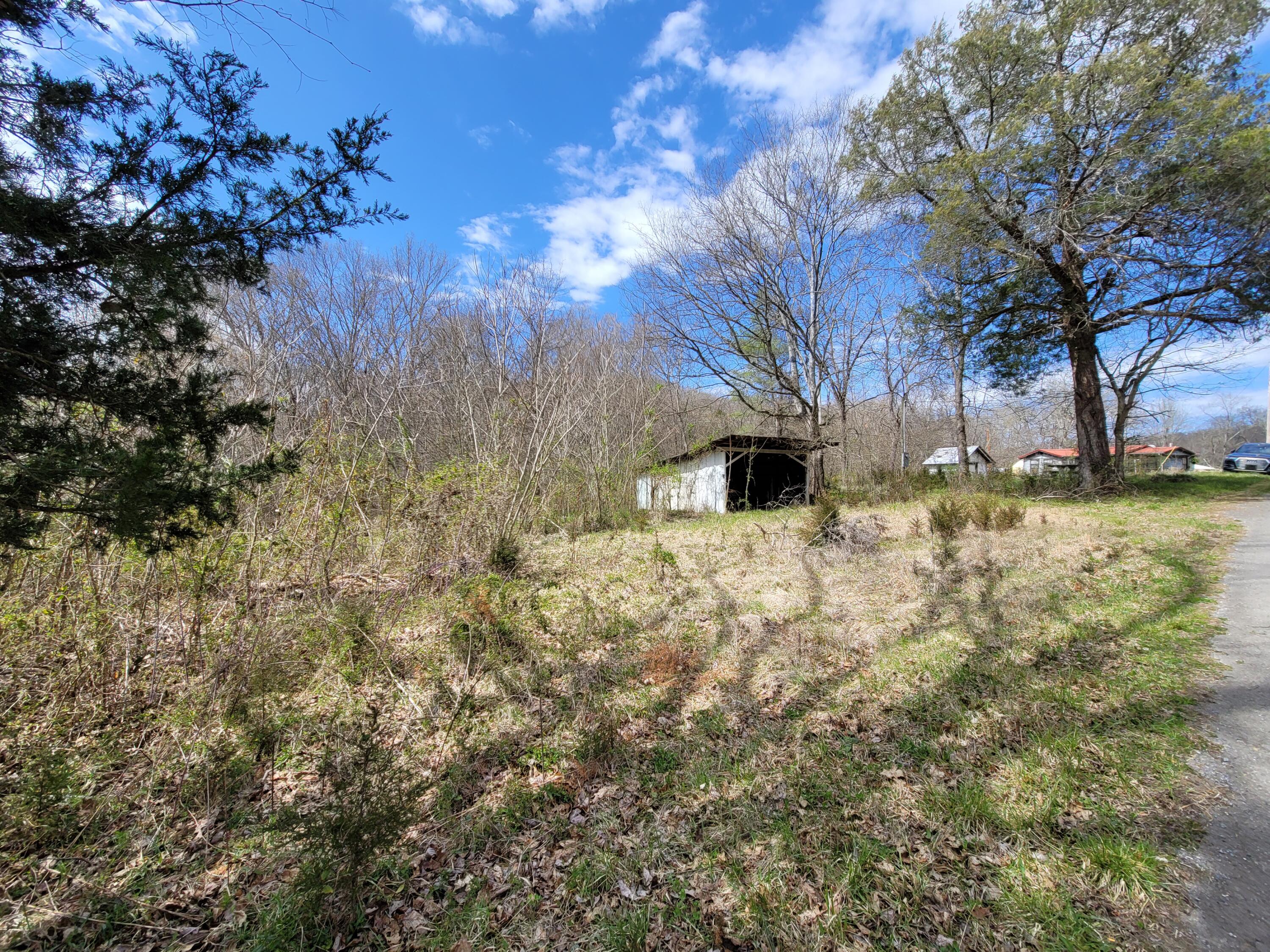 3125 Glendale Road Bybee, TN 37713 - Photo 1 of 15 20220328_135109
