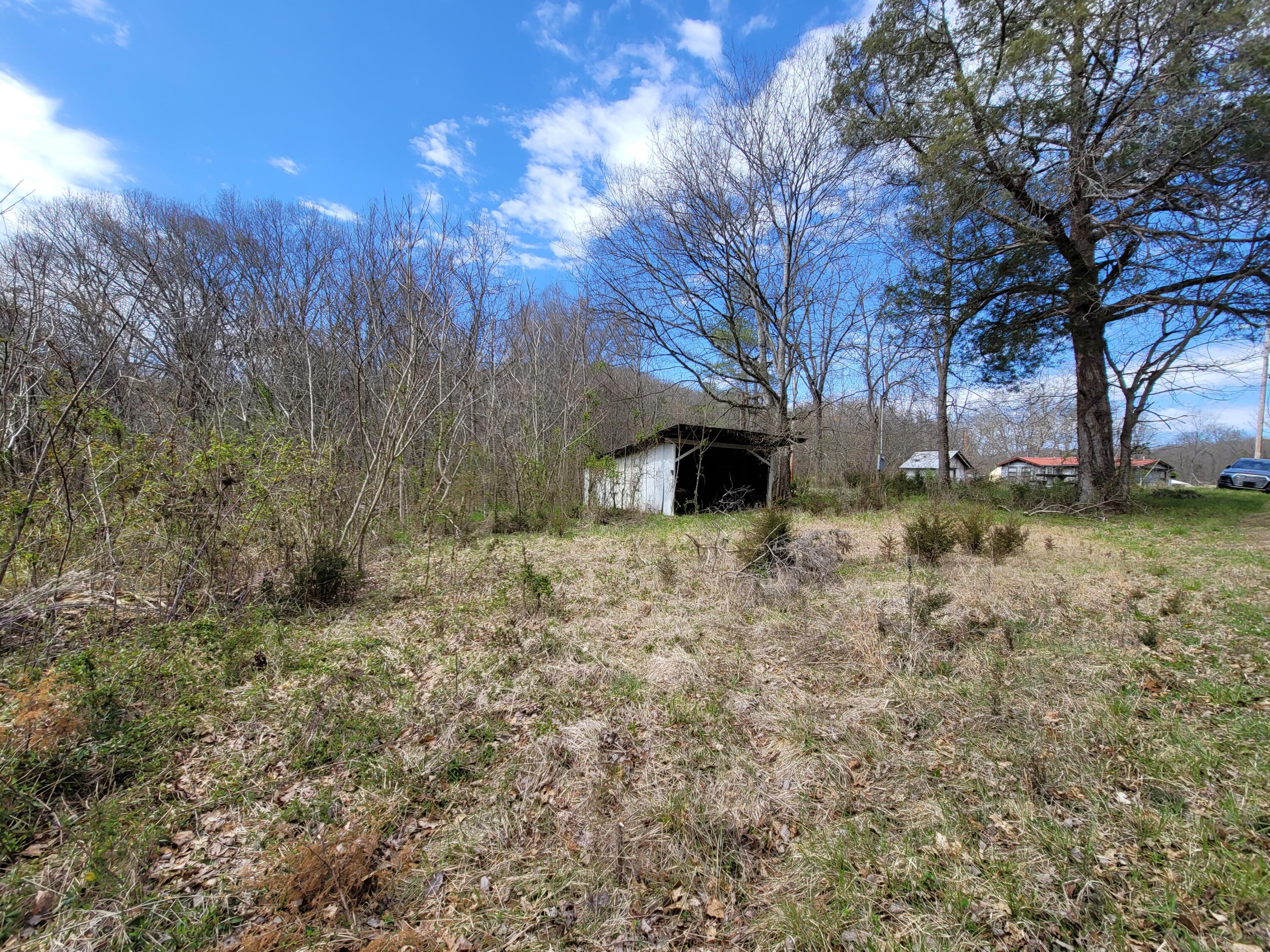 3125 Glendale Road Bybee, TN 37713 - Photo 3 of 15 20220328_135154