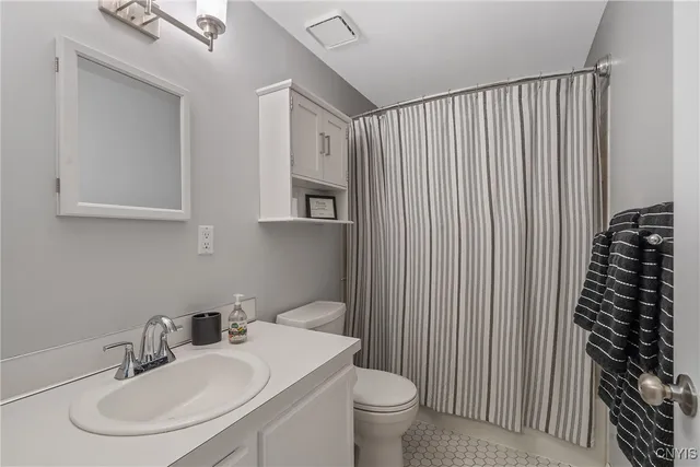 $225,000 | 148 Softwind Circle, Van Buren, NY 13027