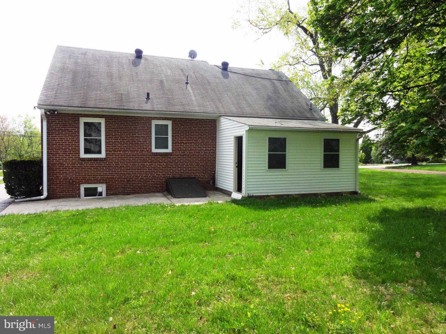 2027 Mill Road Norristown, PA 19403 - Photo 13 of 15 Exterior Back