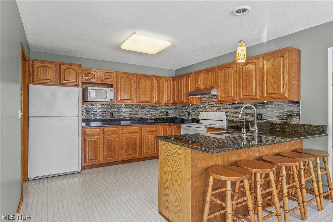 9449 Old State Road Chardon, OH 44024 - Photo 6 of 35 Gallery Image 6