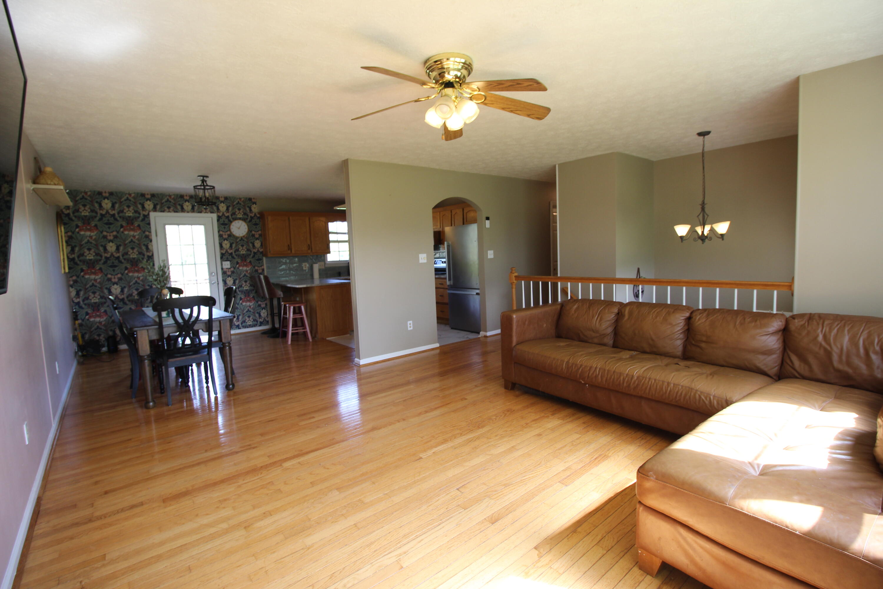 312 Springhurst Drive Berea, KY 40403 - Photo 13 of 45 Living Room
