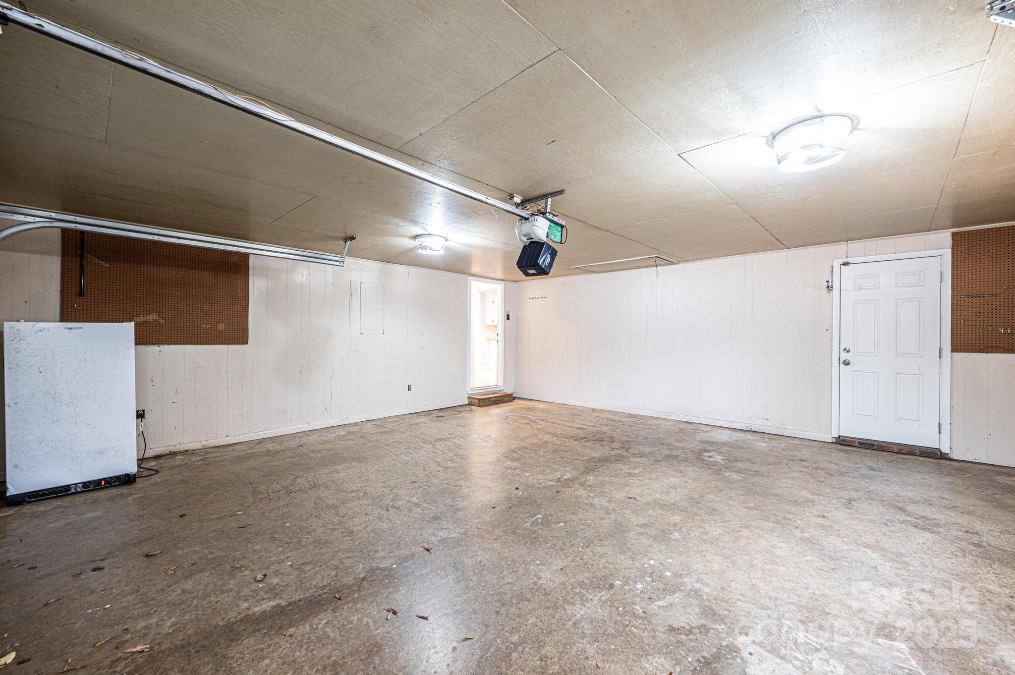 710 4th Avenue Northeast Conover, NC 28613 - Photo 28 of 33 a view of empty room