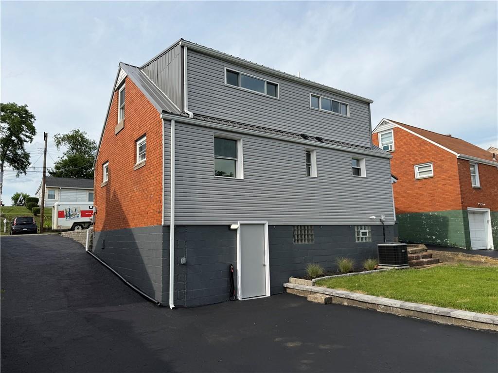 1316 Barkley Road McKeesport, PA 15133 - Photo 28 of 31