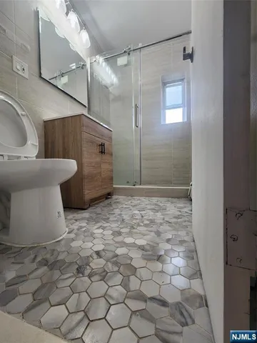 $1,995 | 68 West Main Street, Bogota, NJ 07603