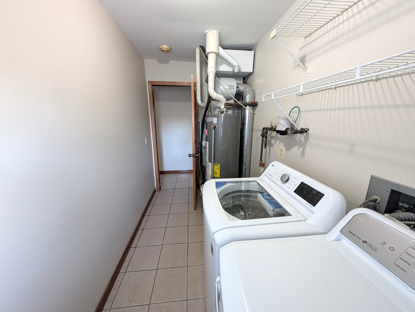 27 Winrock Road Montgomery, IL 60538 - Photo 16 of 19 a bathroom with a sink and toilet