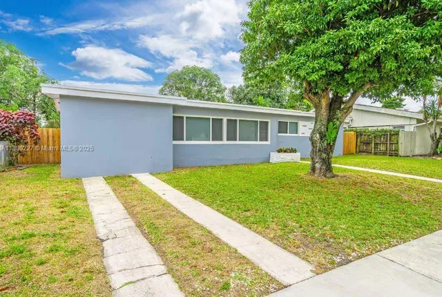 $1,149,000 | 17621 Northeast 7th Avenue, Miami, FL 33162