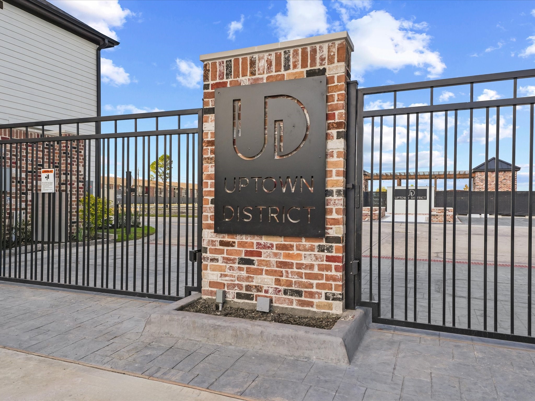 3514 Hamilton Heights Street Houston, TX 77063 - Photo 8 of 23 Fully Gated Community