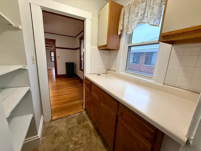 $2,400 | 12 Keenan Street, Unit 2, Watertown, MA 02472