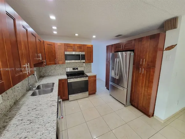 $4,500 | 1220 Southwest 78th Avenue, Miami, FL 33144