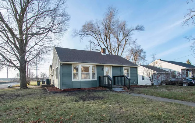 $204,900 | 814 South Main Street, Kendallville, IN 46755