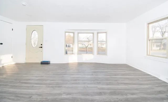 $204,900 | 814 South Main Street, Kendallville, IN 46755