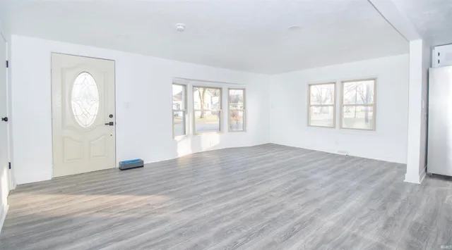 $204,900 | 814 South Main Street, Kendallville, IN 46755