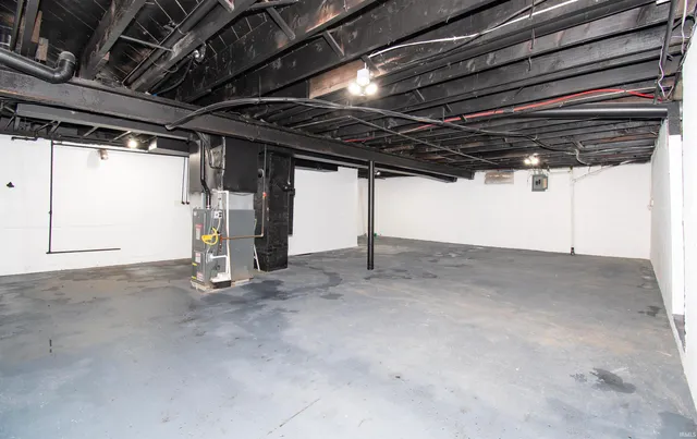 $204,900 | 814 South Main Street, Kendallville, IN 46755